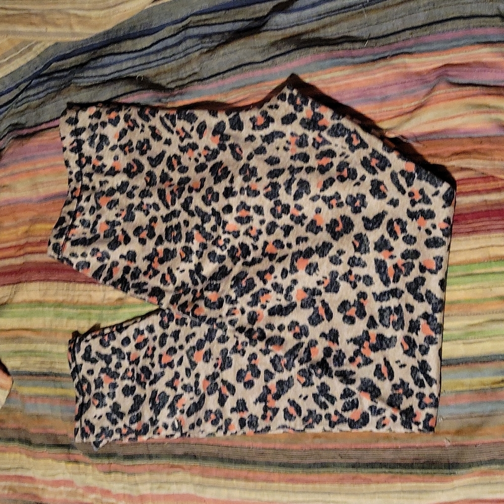 Climate right leopard print thermals